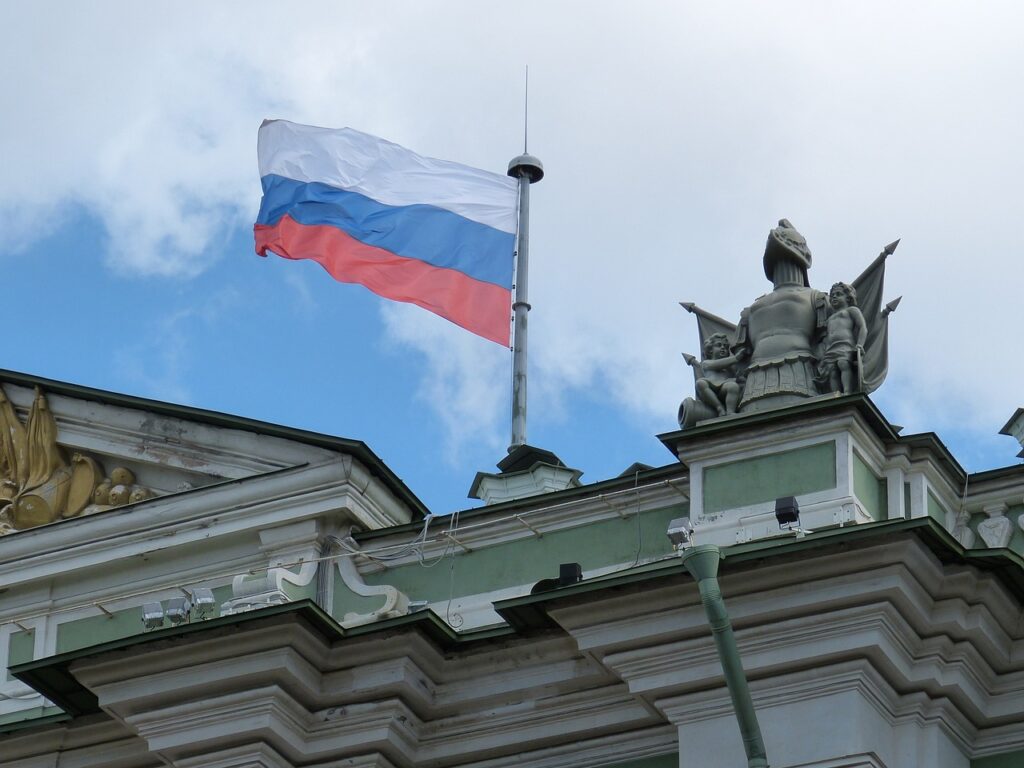 Russischer Rohstoffmarkt vermittelt die Stärke und Widerstandsfähigkeit der russischen Wirtschaftselite trotz der Sanktionen und geopolitischen Herausforderungen.